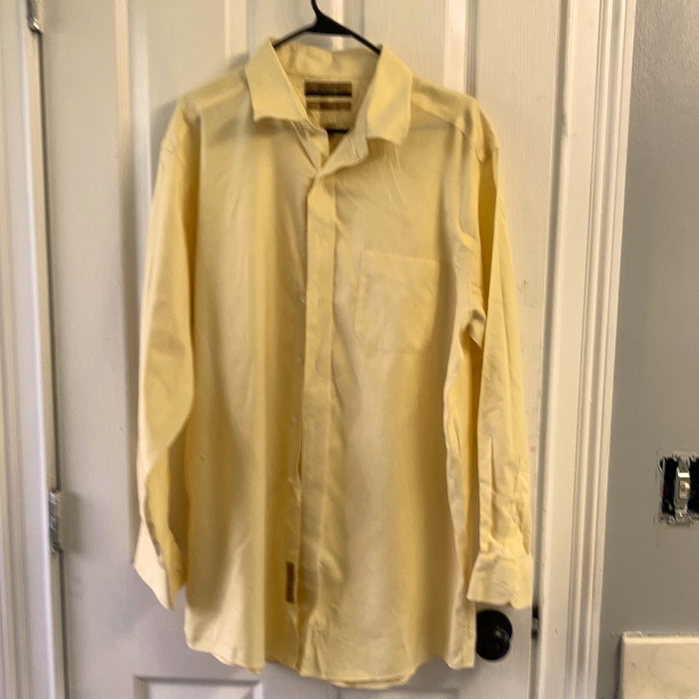 17/34 Yellow Dress Shirt; Roundtree & Yorke